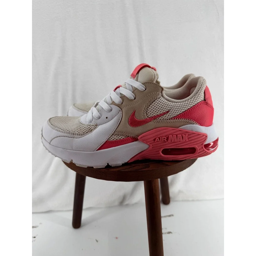 Nike Air Max Excee Womens 9.5 White Sanddrift Coral Chalk CD5432-126 Sneakers